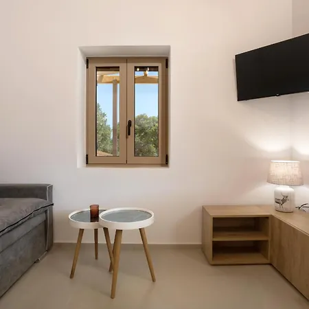 Seva Sea View - Perfect For Romantic Getaways With Pool And Sunrise & Sea Views By Mana Gers