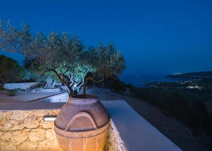 别墅 Seva Sea View - Perfect For Romantic Getaways With Pool And Sunrise & Sea Views By Mana Gers *