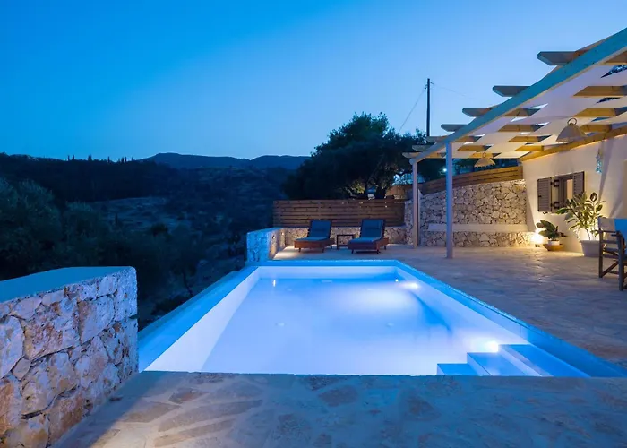 Seva Sea View - Perfect For Romantic Getaways With Pool And Sunrise & Sea Views By Mana Gers 别墅