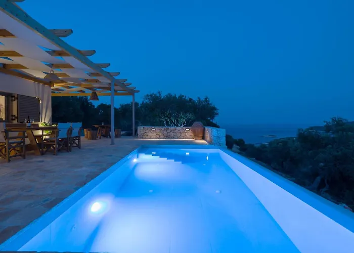 Seva Sea View - Perfect For Romantic Getaways With Pool And Sunrise & Sea Views By Mana Gers 别墅