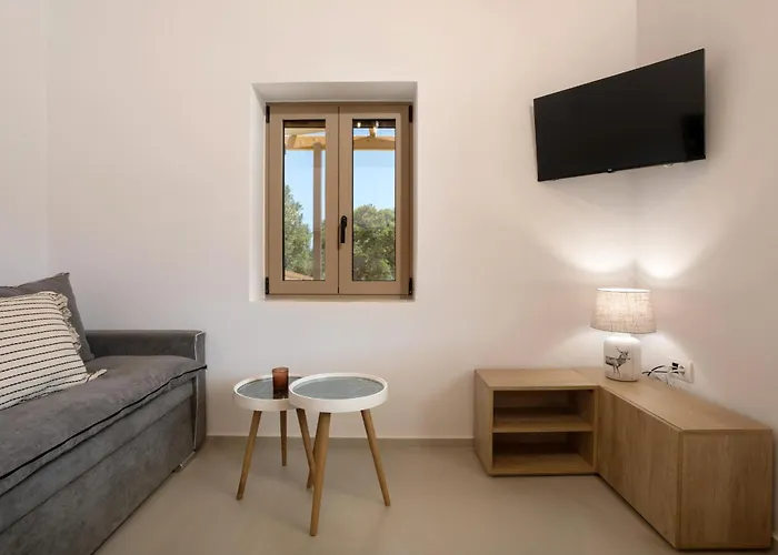 Seva Sea View - Perfect For Romantic Getaways With Pool And Sunrise & Sea Views By Mana Gers