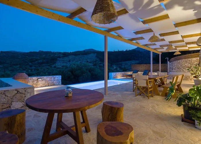 别墅 Seva Sea View - Perfect For Romantic Getaways With Pool And Sunrise & Sea Views By Mana Gers *