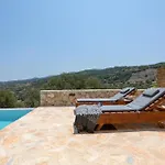 Seva Sea View - Perfect For Romantic Getaways With Pool And Sunrise & Sea Views By Mana Gers Villa Skinária